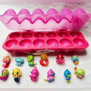 Hatchimals CollEGGtibles Mini Figures With Carrying Case